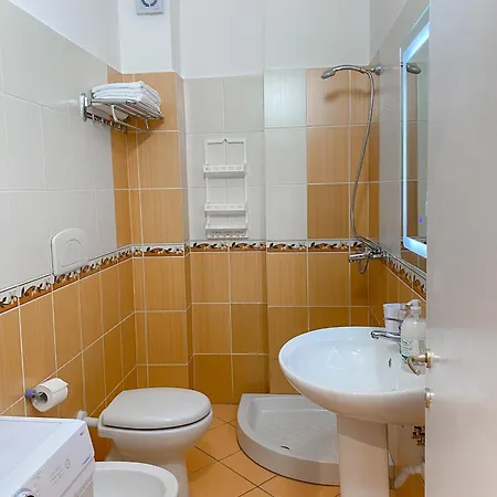 Apartament In Uje I Ftohte Vlore Exterior photo